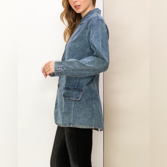 Medium Wash Button Front Blue Denim Jeans Jacket - Picture 4 of 4